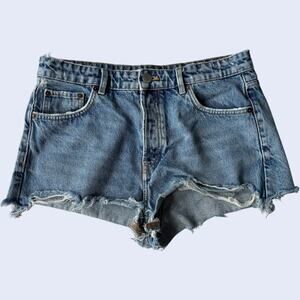 ZARA Womens Size 8 High Rise Denim Shorts Medium Wash Raw Hem Distressed